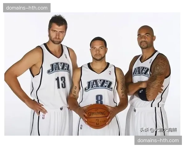 火箭乌度卡三套阵容构想：季后赛不同阶段攻防组合推演